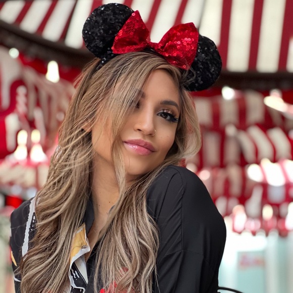 MEET YOUR POSHER - Picture 7 of 13